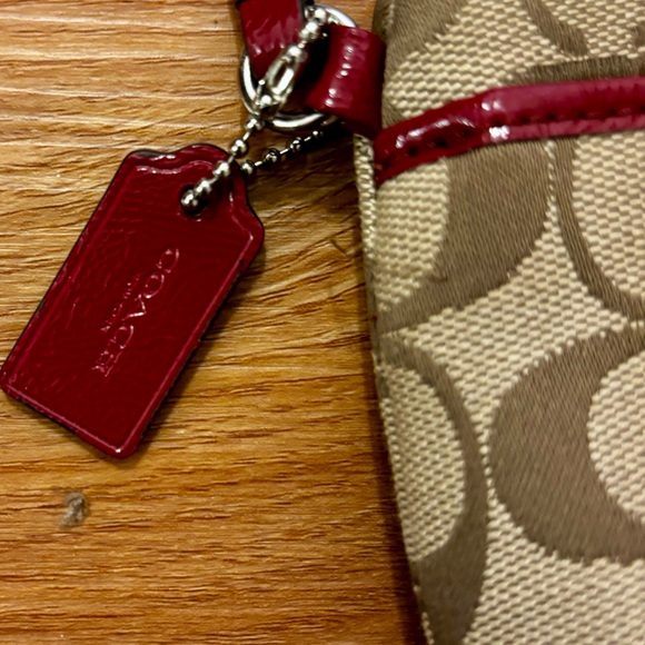 PARK SIGNATURE MEDIUM WRISTLET (COACH F51685) Khaki/burgundy Great used shape - Picture 10 of 16